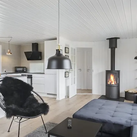Rolfkarl - 500m From The Sea By Interhome Feriehus *
