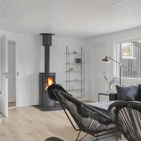 Rolfkarl - 500m From The Sea By Interhome Feriehus